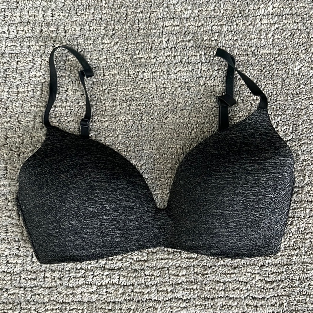 Victoria’s Secret Plunge No Wire Bra - Size 34C